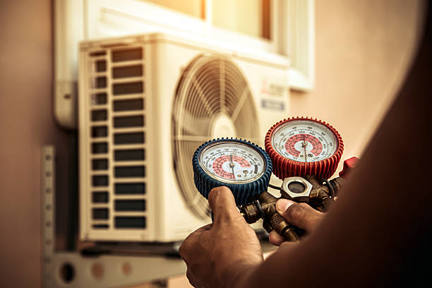 Professional Hvac Maintenance technician working in Harper, TX